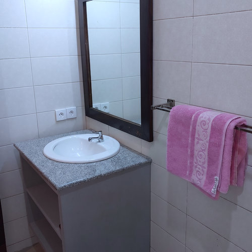 Hotel Flamboyan Bathroom